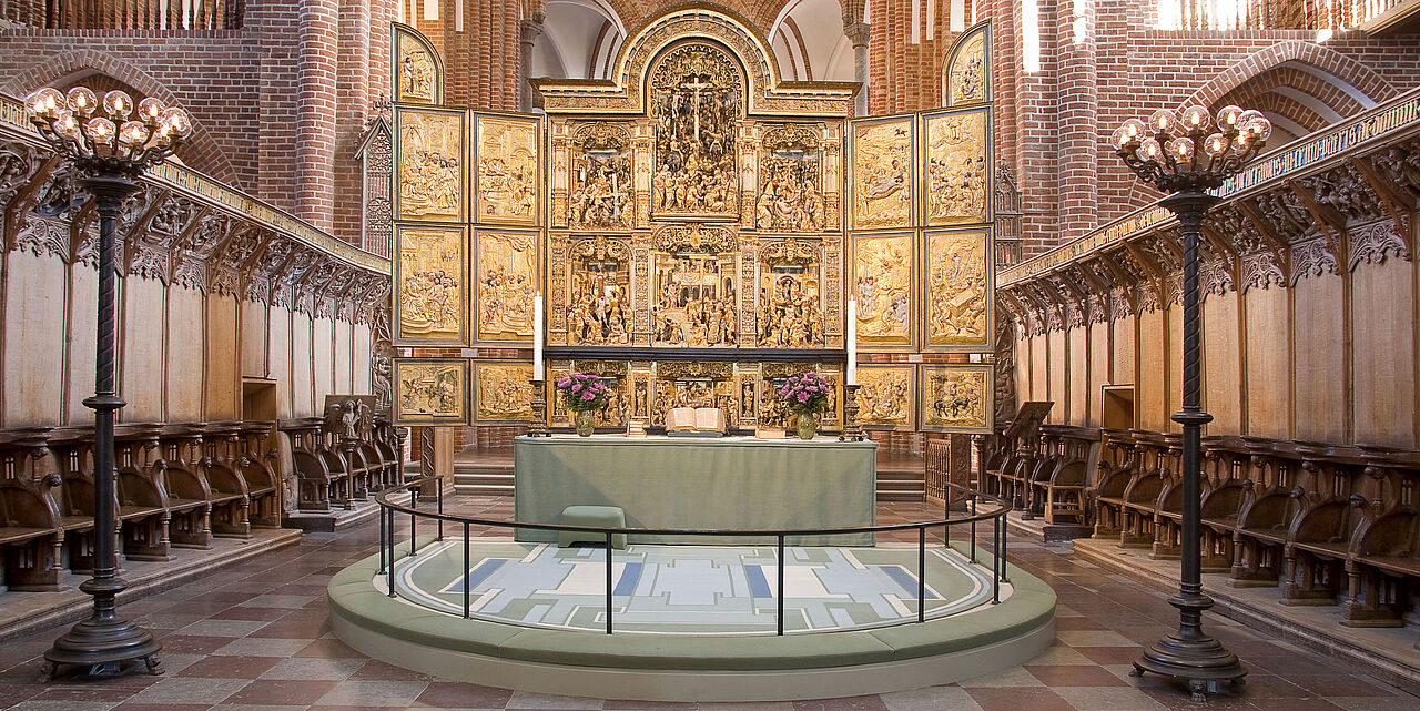 Billede af alteret i Roskilde Domkirke altertavle